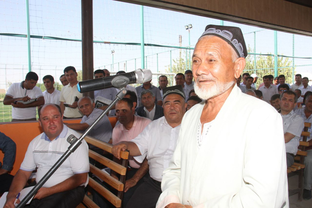 Qashqadaryo viloyati hokimi respublikamiz bozorlariga sabzavot  mahsulotlari  yetkazib berishi bilan tanilgan qishloqda sayyor qabul о‘tkazdi.