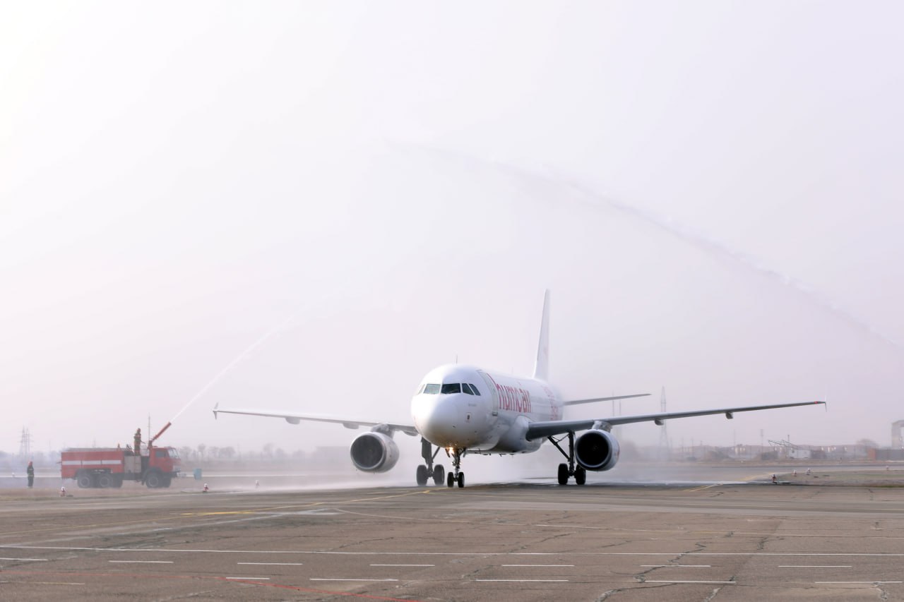 Humoair aviakompaniyasining Airbus A320 havo layneri Toshkent-Qarshi-Toshkent yo‘nalishi bo‘yicha ilk parvozini amalga oshirdi